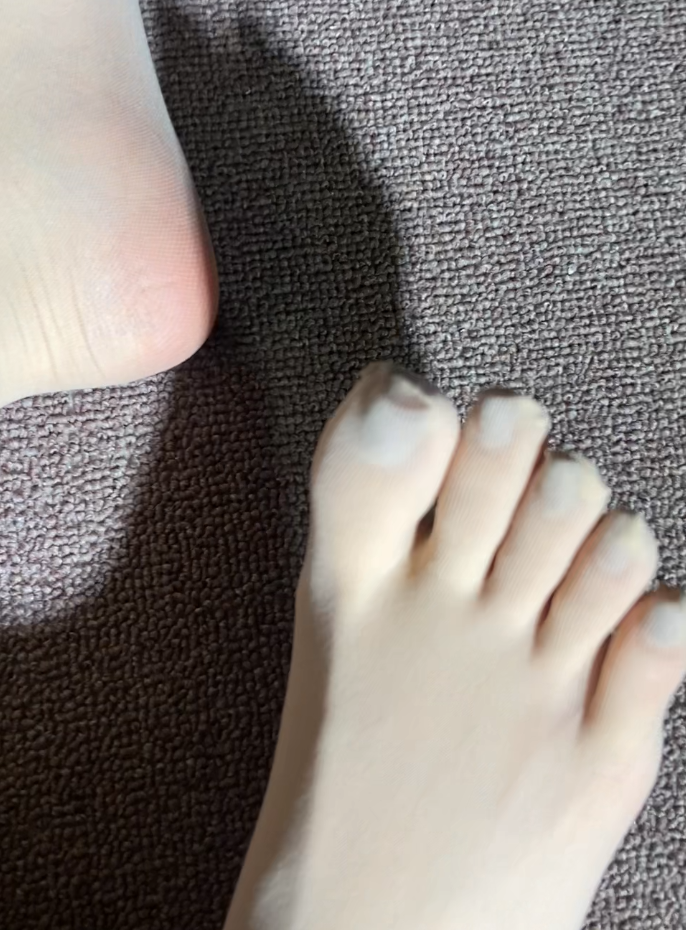 足控-b站骚足 爱丽丝爱丝-高价骚足诱惑福利（2V,738M）