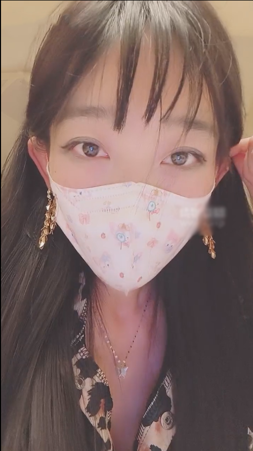 玩物直播桃夭大大-250921 红绿灯首次带妆盯射【1V】【526MB百度云】