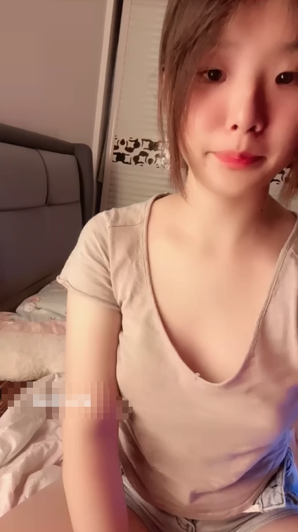 【07十八岁】 小妹妹还没发育乳头还是内凹的，白嫩美乳白虎美穴-福利岛