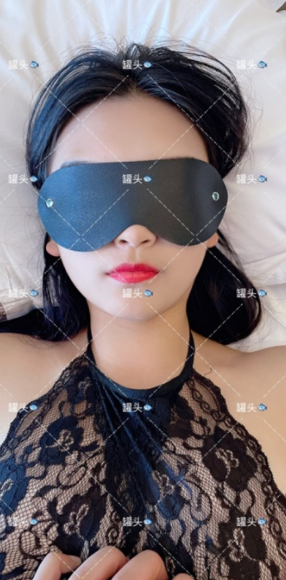 2025年8月,淫妻爱好者,【罐头-Josephi33580860】,找单男,喜欢影院勾引,KTV醉酒玩法 65V421M