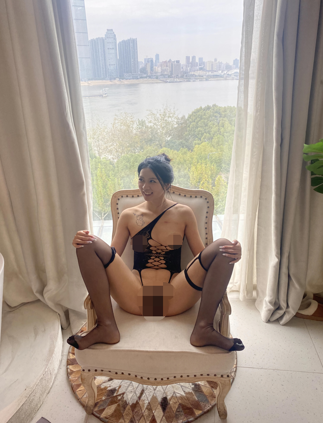 希威社红模七七无水印珍藏版唯美最新（2025年四月末流出）大尺度私拍【1291P5.16G】