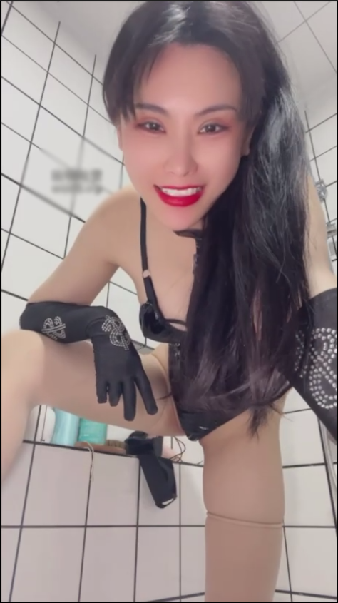 玩物直播松紫-湿身诱惑【1V】【665MB百度云】