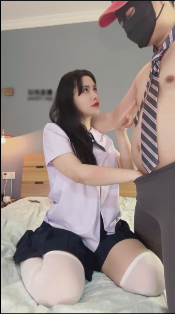 玩物直播松紫S-20250322 变态表舅骚扰美丽校花【1V】【1.46G百度云】