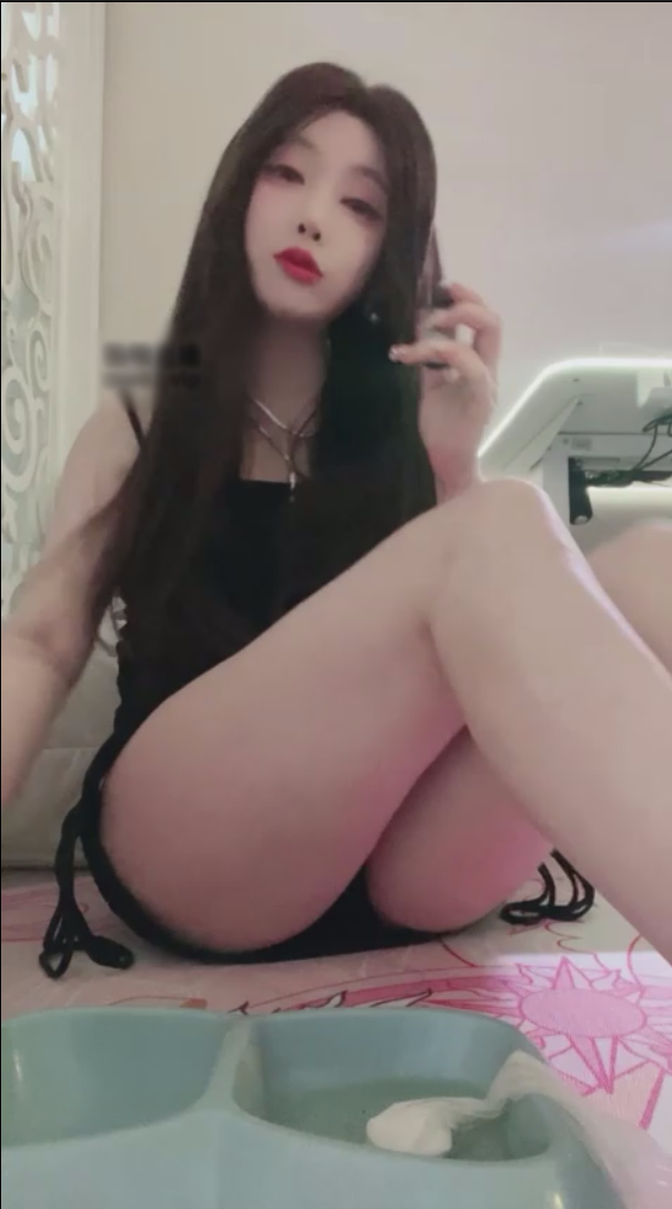 玩物直播梦二S-20250410 第一视角-香水猪逼进来吃饭射【1V】【1.06G百度云】