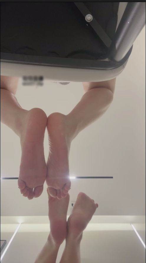 玩物直播桃欣S-20250424 第一视角-ATM榨成骨灰也得贡下【1V】【833MB百度云】-福利岛