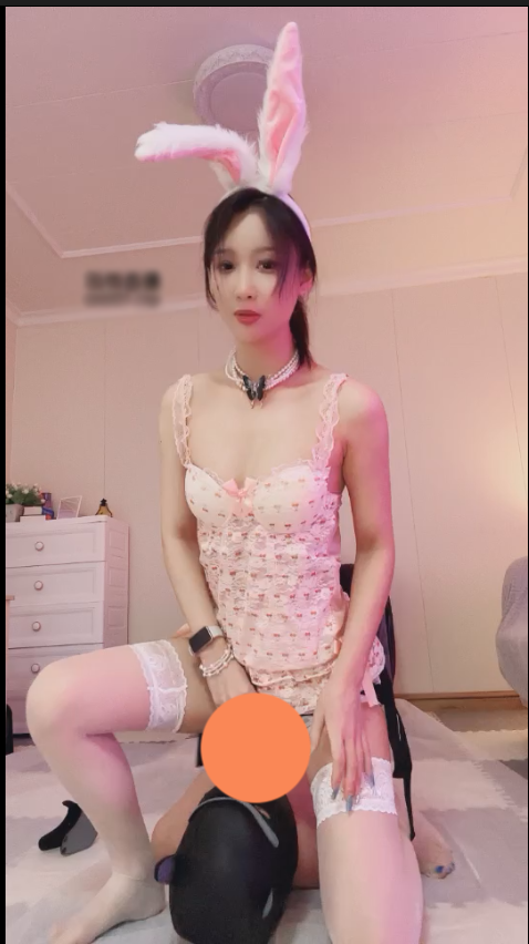 玩物直播猫神-2025-04-10口水坐脸舔脚:兔女郎投喂四爱圣水【1V】【693MB百度云】-福利岛