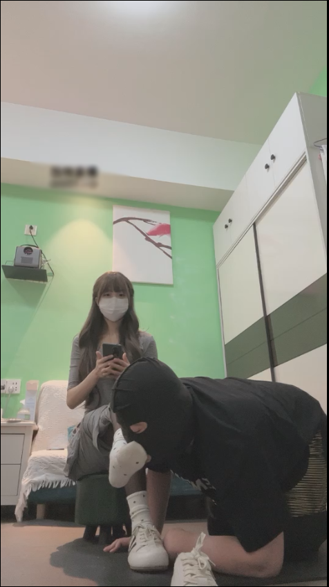 玩物直播鹿可-2025-04-10第一视角白袜黑丝调 教:超臭棉里丝圣水调教【1V】【611MB百度云】-福利岛
