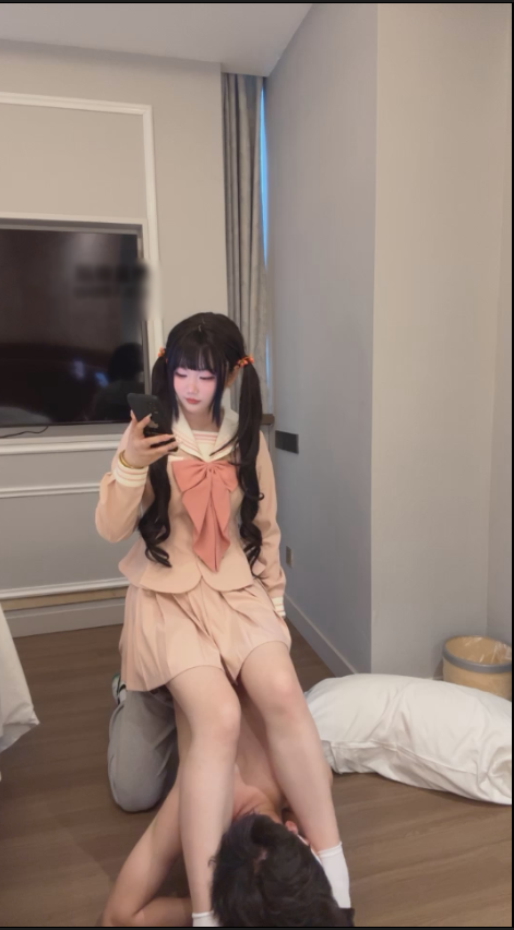 玩物直播六六-2025-04-10 圣水坐脸白袜裸足舔脚深喉水手服萝莉调教【1V】【867MB百度云】