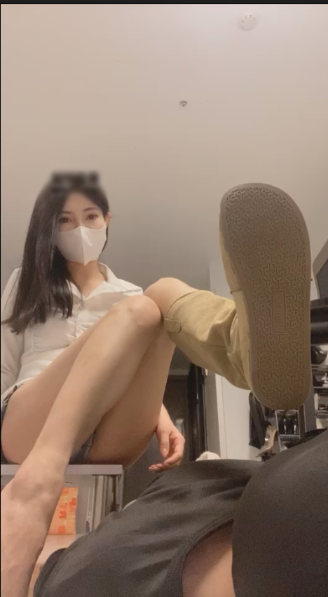 玩物直播甜一 - 2025-04-07 调教第一视角白袜裸足舔脚足交真人寸止【1V】【652MB百度云】