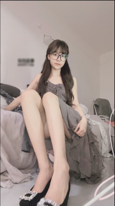 玩物直播鹿可-2025-04-12第一视角裸足脚底红绿
灯:高跟鞋做爱【1V】【669MB百度云】