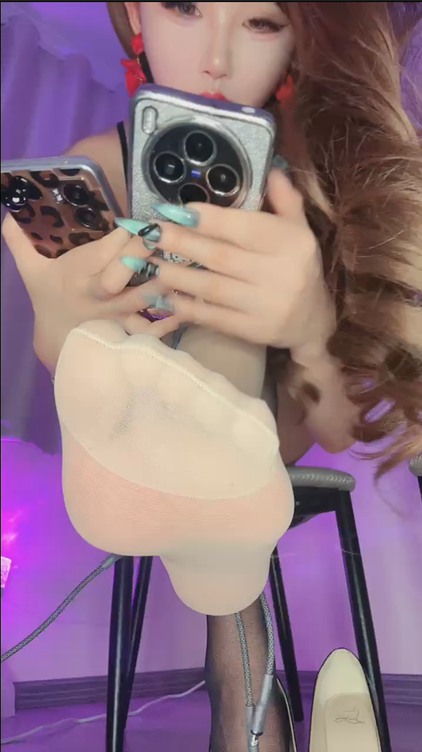 玩物直播司宁青-20250403 红绿灯:黑丝肉丝口水裸足atm榨精【1V】【1.16G百度云】