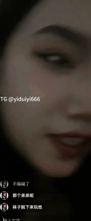 ✨抖音网红现场直播,小区内散步露出,骚话勾引处男路人,楼道内深喉口交,射嘴里吐出来,再吞掉!简直不要太骚![743M