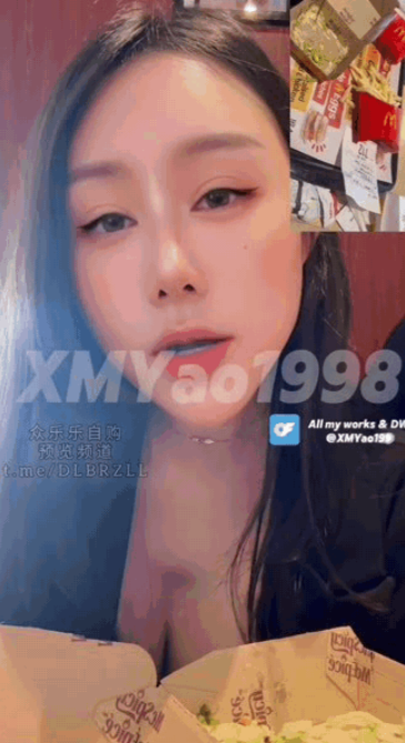 ✨推特性爱大师95后绿帽情侣美腿女王「汐梦瑶」《精液小汉堡》，去麦当劳餐厅现场制作！还有一个女生正对着我们坐着，一直偷看…[551M-福利岛