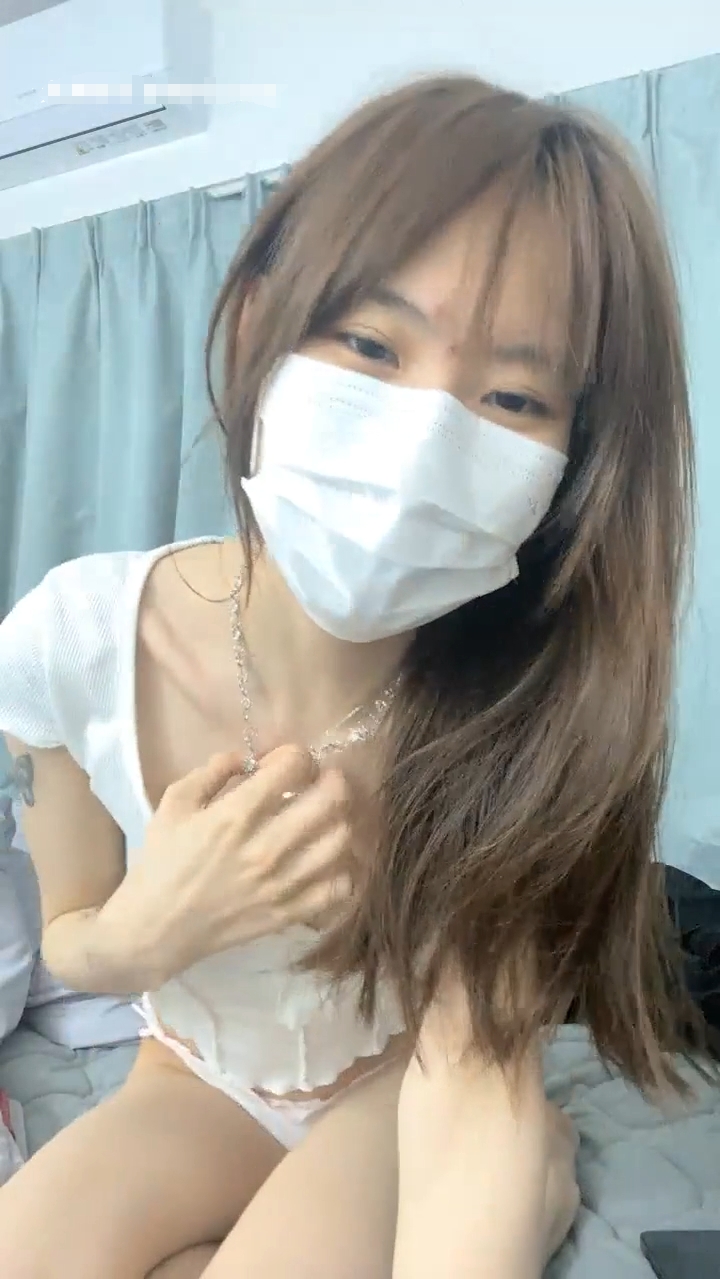 no.615 【少女和猫】学妹还贷偷偷播 【1V 746MB】-福利岛