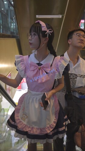 (BC-SSS-063)双马尾可爱女仆约拍..侧面露毛被柜台灯照亮裙底[561M]-福利岛