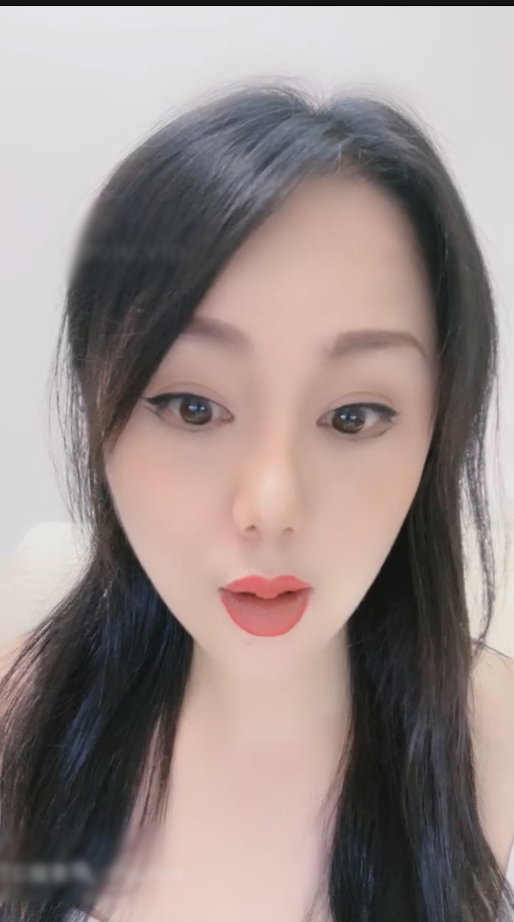 套路直播艾丝冷-盯射废物儿子【1V】【727MB百度云】