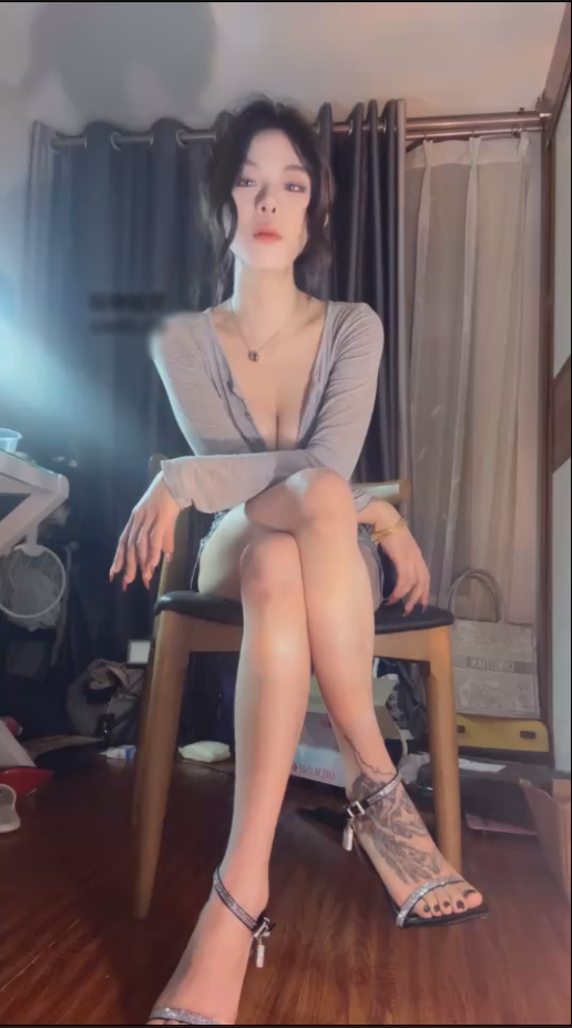 玩物直播不知名美女-毒舌小妈羞辱阳痿儿子🐍【1V】【499MB百度云】