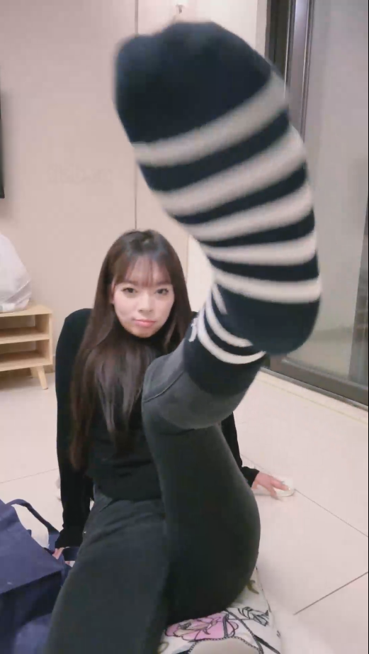 套路直播镜镜香-滚进来红绿灯【1V】【994MB百度云】