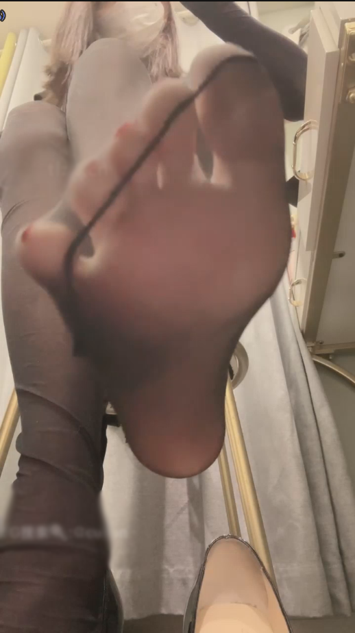 套路直播阿月-黑丝红绿灯第一视角【1V】【659MB百度云】