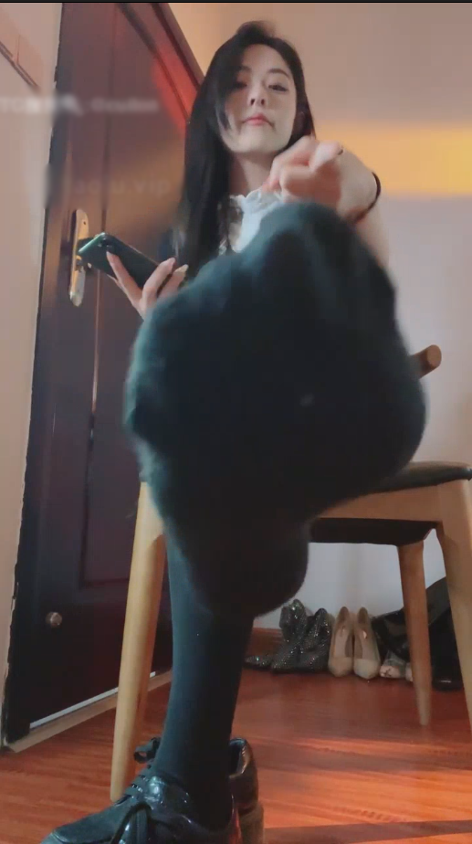 套路直播不知名美女-红绿灯被学姐榨干【1V】【624MB百度云】