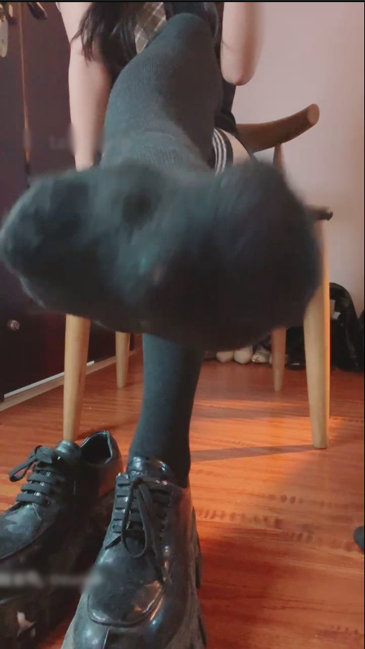 套路直播不知名美女-红绿灯被学姐榨干【1V】【624MB百度云】