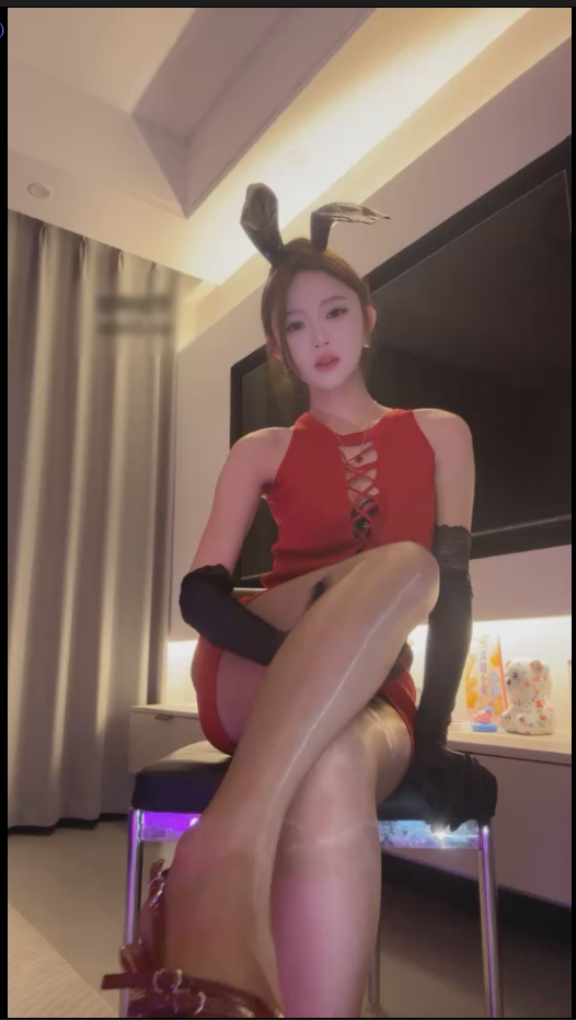 玩物直播车模伊-兔女王玻璃丝榨【1V】【481MB百度云】