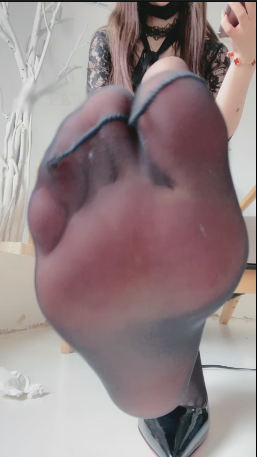 套路直播风吟女神 – 红绿灯跪着看【1V】【420MB百度云】