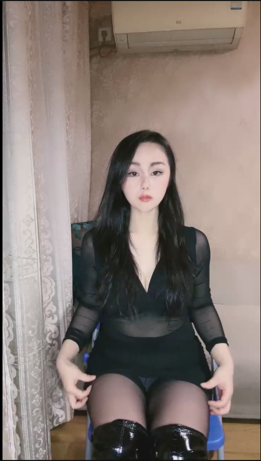 玩物直播艾丝冷-性感包臀裙黑丝长皮靴姐姐的羞辱【1V】【311MB百度云】