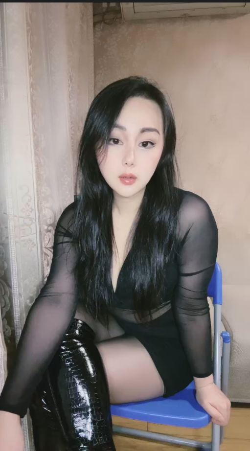 玩物直播艾丝冷-性感包臀裙黑丝长皮靴姐姐的羞辱【1V】【311MB百度云】