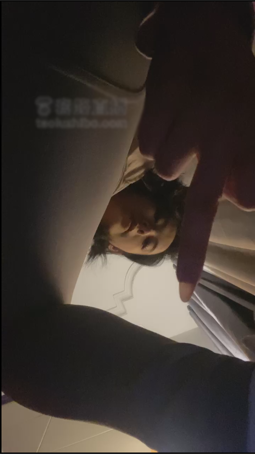 套路直播不知名美女 – 榨3次粗口辱母灯【1V】【429MB百度云】