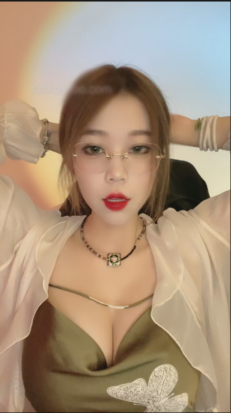 套路直播白桃S - 第一视角-盯S必入窒息回合制【1V】【794MB百度云】