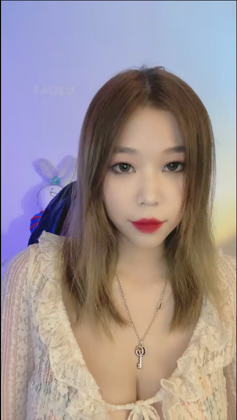 套路直播白桃S-第一视角-白眼凝视【1V】【923MB百度云】