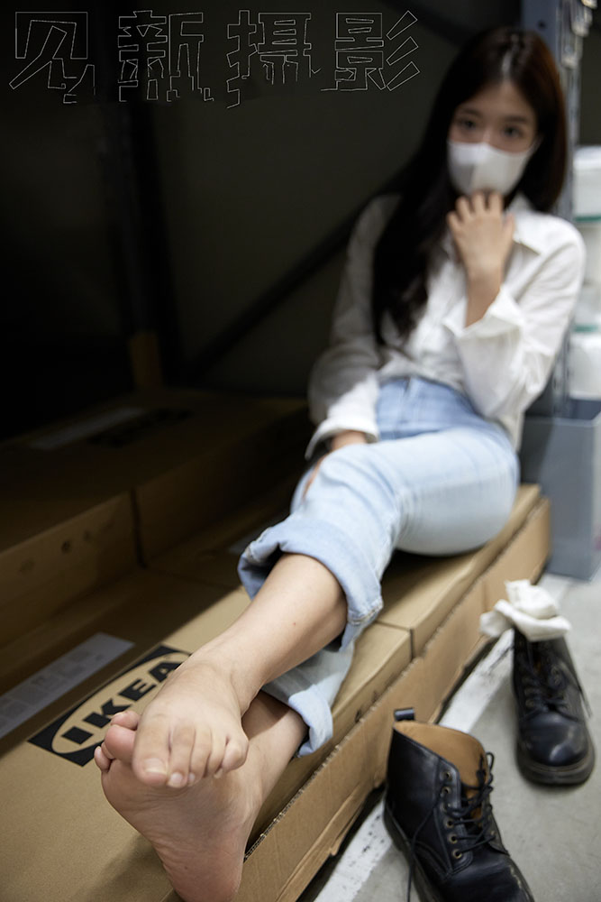 【足控】见新摄影-咱们一起去宜家吧 氧气少女 [1v+222p][2.5G百度盘]