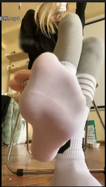 套路直播音音S-厕奴专场+白棉袜底羞辱+黑丝白丝裸足无线炸【2V】【710MB百度云】