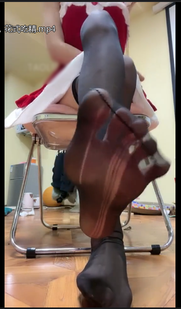 套路直播音音S-厕奴专场+白棉袜底羞辱+黑丝白丝裸足无线炸【2V】【710MB百度云】