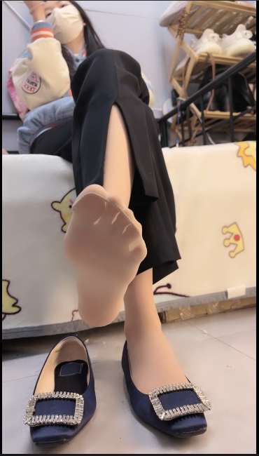 套路直播萬一 - 平底鞋第一视角【1V】【557MB百度云】