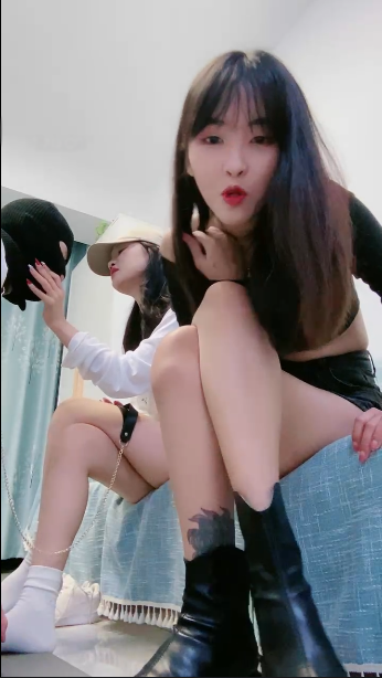 套路直播路子S+汐月S-双S-虐乳人肉座椅短靴踩狗头闻白袜【1V】【343MB百度云】