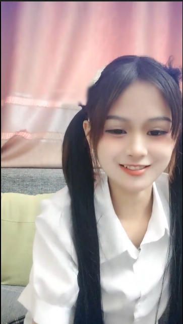 小易的so啵啵-嫩嫩嫩！一字马掰嫩逼，刚成年不久，等待土豪开发【1V】【1.09G百度云】