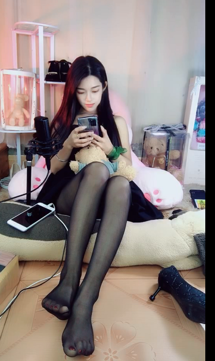 源码自录-足控-易直播 卿卿（1V,90M）