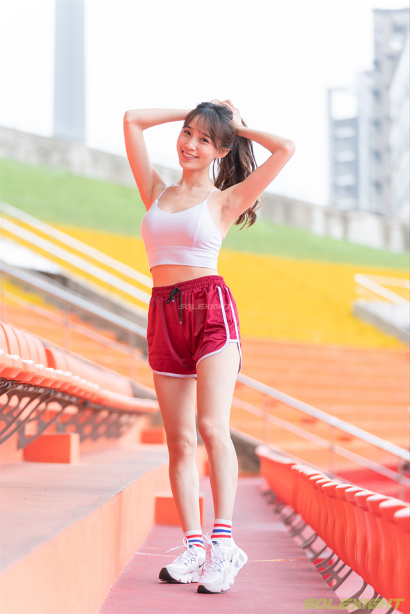 solexight-Bobi 运动鞋白棉袜裸足 【234P2V2.25G】