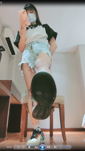 套路直播妮蔻s红绿灯【1V】【396MB百度网盘】