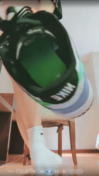 套路直播妮蔻s红绿灯【1V】【396MB百度网盘】