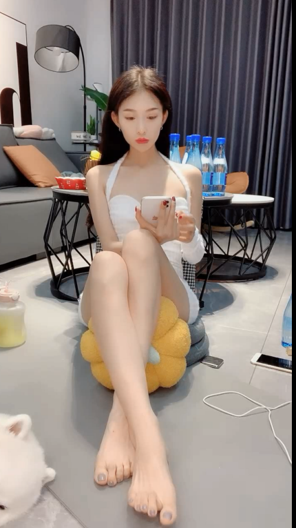 【自打包】源码自录-足控-易直播 辣辣（1V,137M）