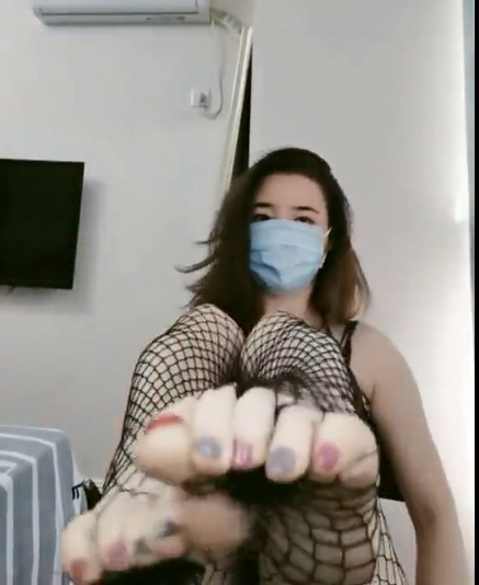 【自打包】自购-足控精品-易直播浪姐美足骚舞自慰啪啪私信福利第5弹(24V,3.13G)