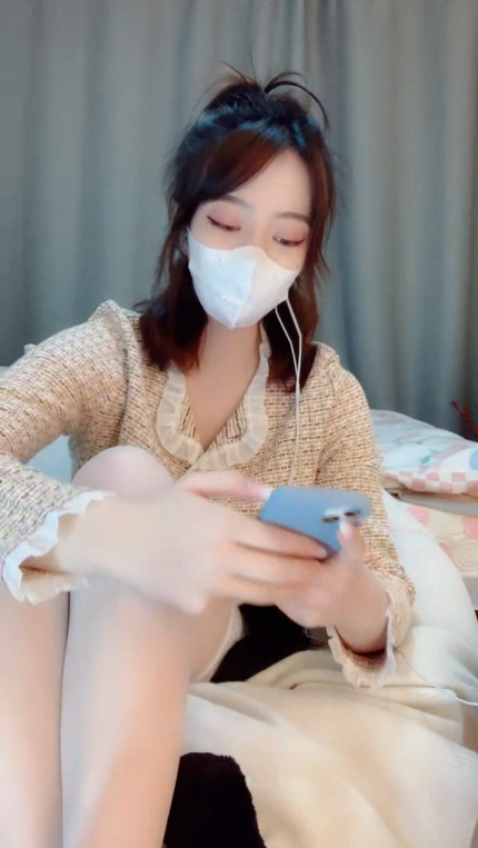 源码自录-足控-易直播 刘怼怼 2(1V,575M)