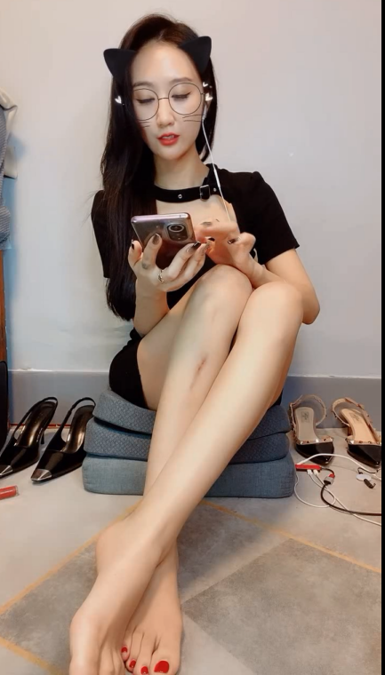 【自打包】源码自录-足控-易直播 重庆尖尖 8（1V,425M）