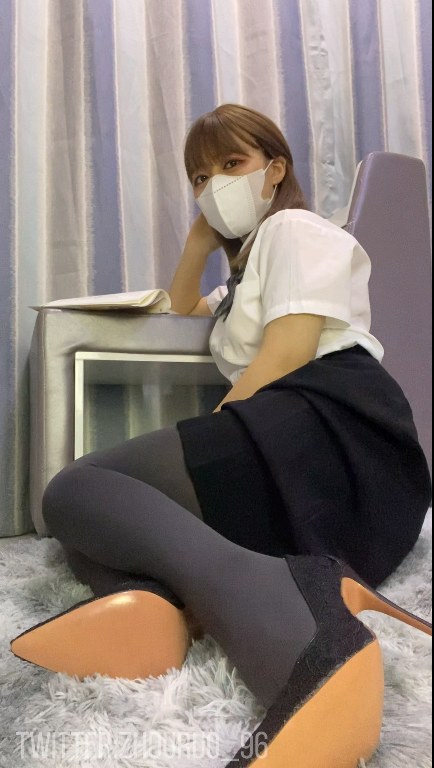 【自打包】自购-足控精品-推特颜值美足up-若若老师–定制福利第22弹,4K(1V,2.47G)