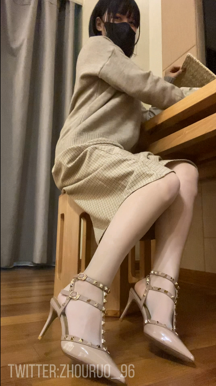 【自打包】自购-足控精品-推特颜值美足up-若若老师–定制福利第23弹,4K(1V,2.43G)