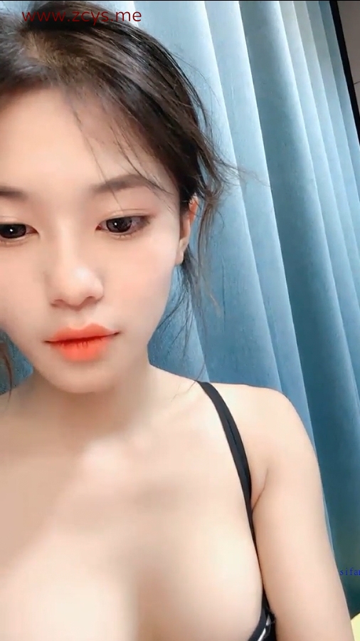 【小婉不吃饭】清纯小妹虎口大逼 硕大阴唇看着真是给劲 2V/2.66G