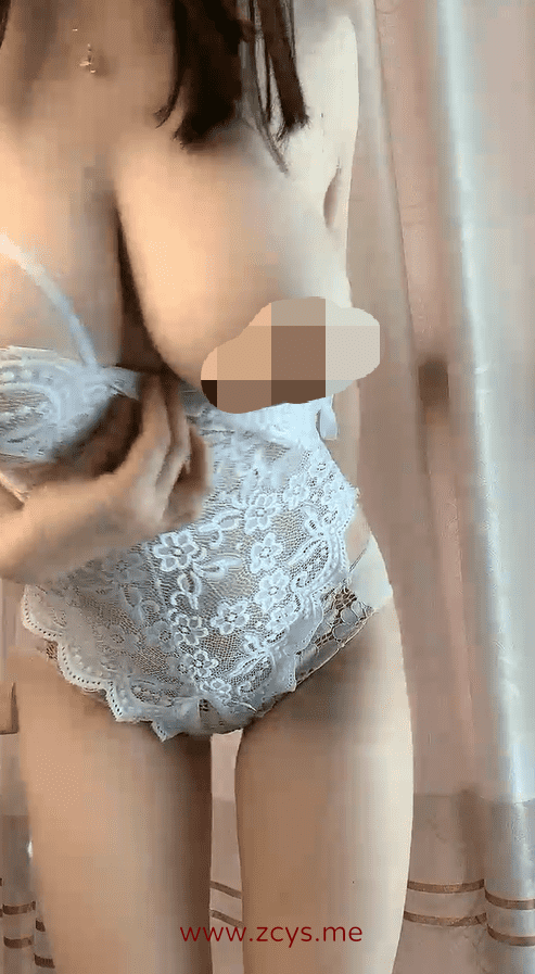 2000年颖果主播❤️在湖南YO~奶子比头大 1V/749m